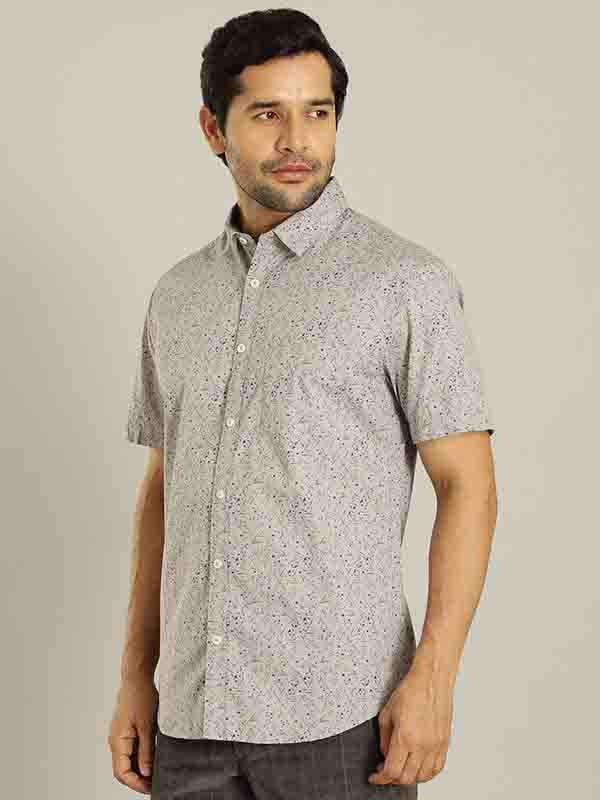 Indian Terrain Men's Slim Fit Half Sleeve Floral Print Grey Shirt